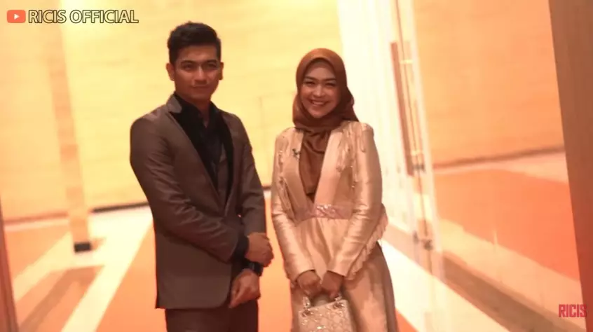 Momen Ria Ricis hadiri acara penghargaan dari berbagai sumber
