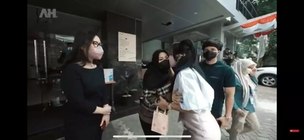 Aurel cek kandungan © 2021 brilio.net Aurel cek kandungan © 2021 brilio.net