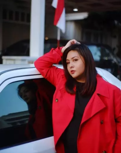 Kabar penyanyi solo wanita era 2000-an dari berbagai sumber Kabar penyanyi solo wanita era 2000-an dari berbagai sumber