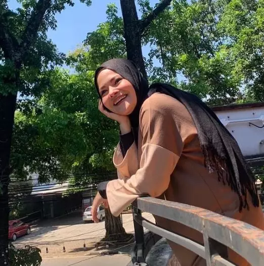 Kabar penyanyi solo wanita era 2000-an dari berbagai sumber Kabar penyanyi solo wanita era 2000-an dari berbagai sumber