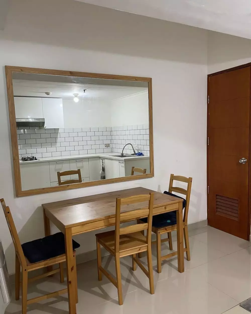 Potret apartment Ernest Prakasa © 2021 brilio.net Potret apartment Ernest Prakasa © 2021 brilio.net