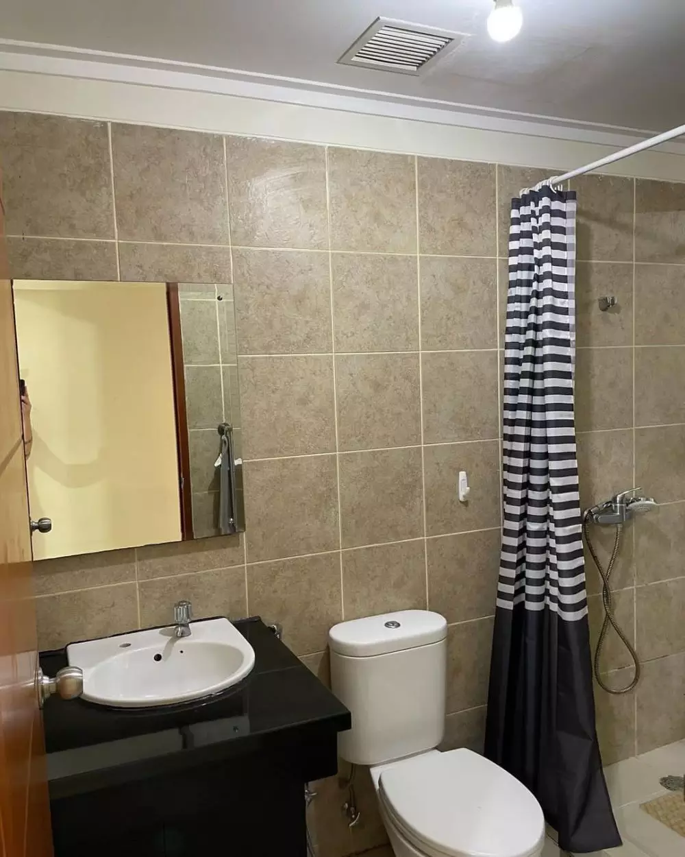 Potret apartment Ernest Prakasa © 2021 brilio.net Potret apartment Ernest Prakasa © 2021 brilio.net