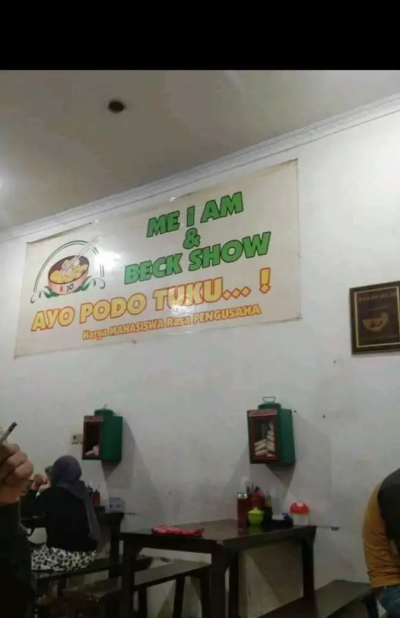 spanduk lucu tukang bakso aneh-aneh namanya © 2021 twitter.com