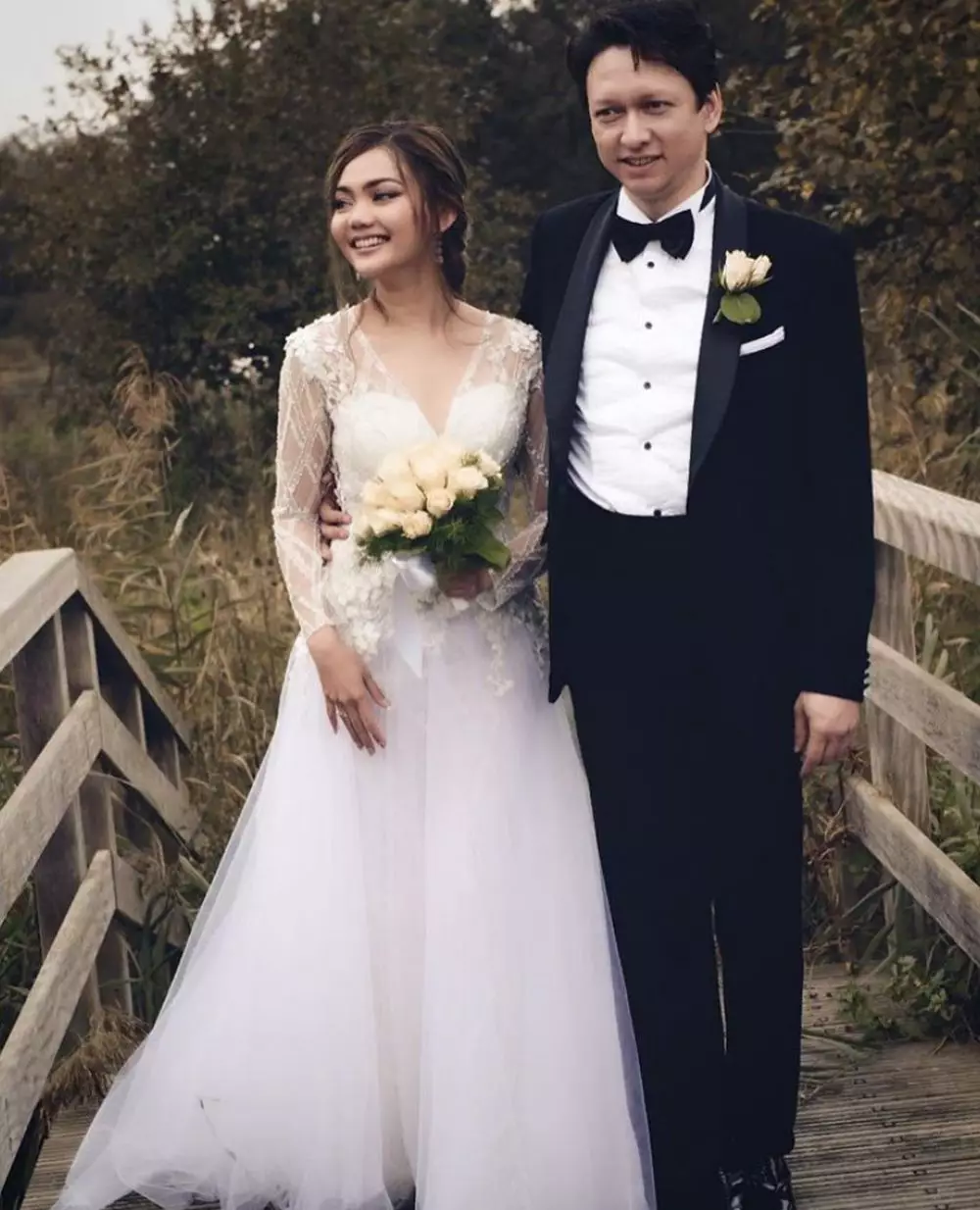 seleb pakai gaun nikah karya igun © instagram