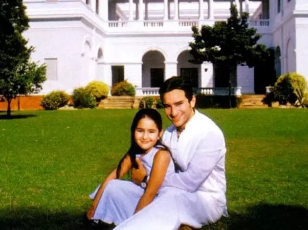 potret Sara Ali Khan kecil bareng sang ayah Berbagai sumber  potret Sara Ali Khan kecil bareng sang ayah Berbagai sumber