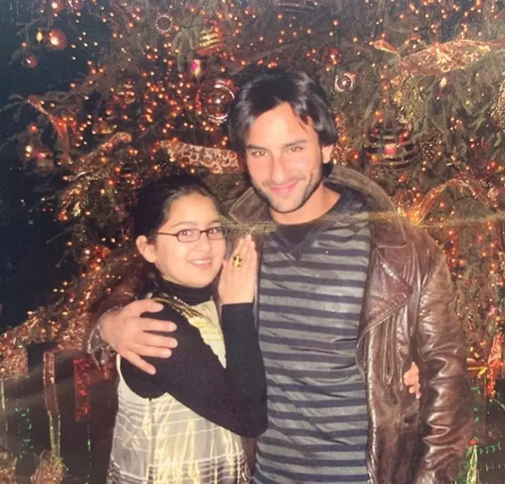 potret Sara Ali Khan kecil bareng sang ayah Berbagai sumber  potret Sara Ali Khan kecil bareng sang ayah Berbagai sumber