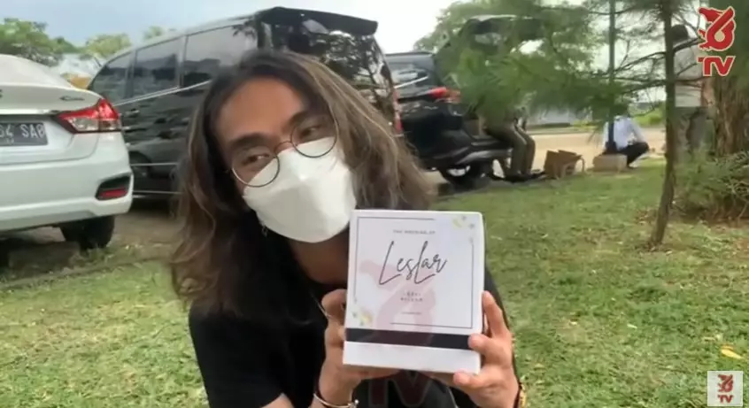 suvenir ngunduh mantu Lesty-Billar dari berbagai sumber