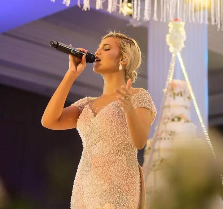 seleb pukau khalayak dengan kulit eksotis Berbagai sumber 