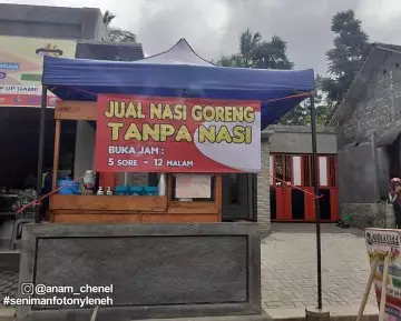 spanduk warung makan absurd bikin heran © 2021 twitter.com spanduk warung makan absurd bikin heran © 2021 twitter.com