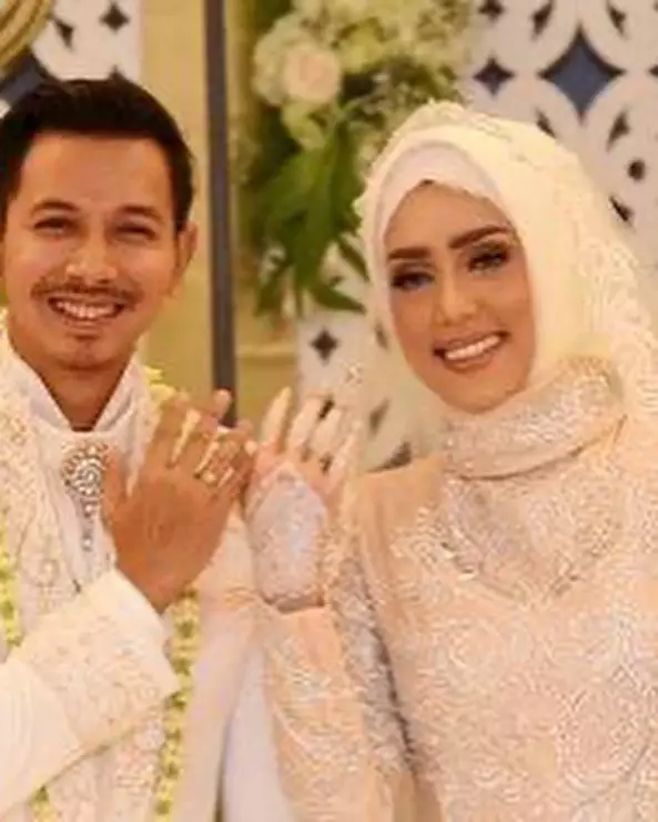 fairuz kenang masa sulit dengan sonny © instagram fairuz kenang masa sulit dengan sonny © instagram