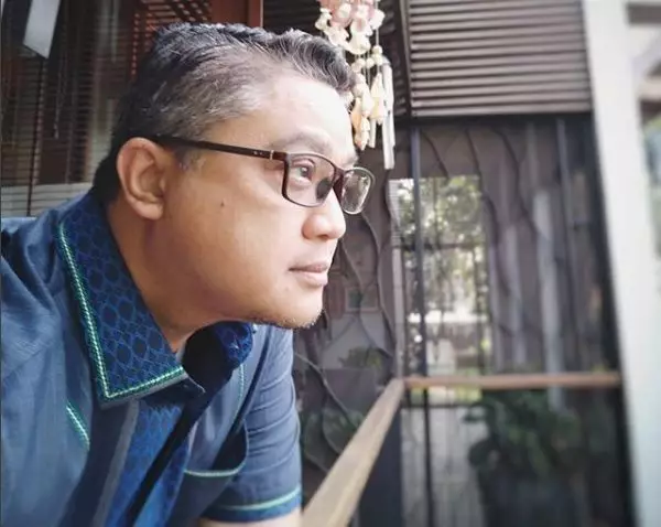 presenter kuis era 90-an dari berbagai sumber presenter kuis era 90-an dari berbagai sumber