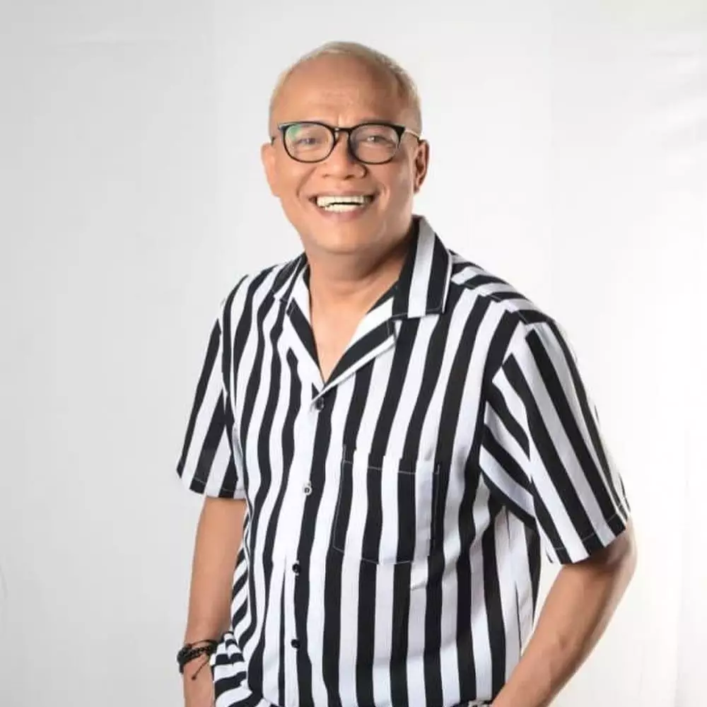 presenter kuis era 90-an dari berbagai sumber presenter kuis era 90-an dari berbagai sumber