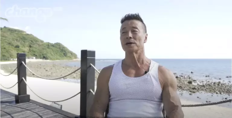 Potret kakek kekar © Change production