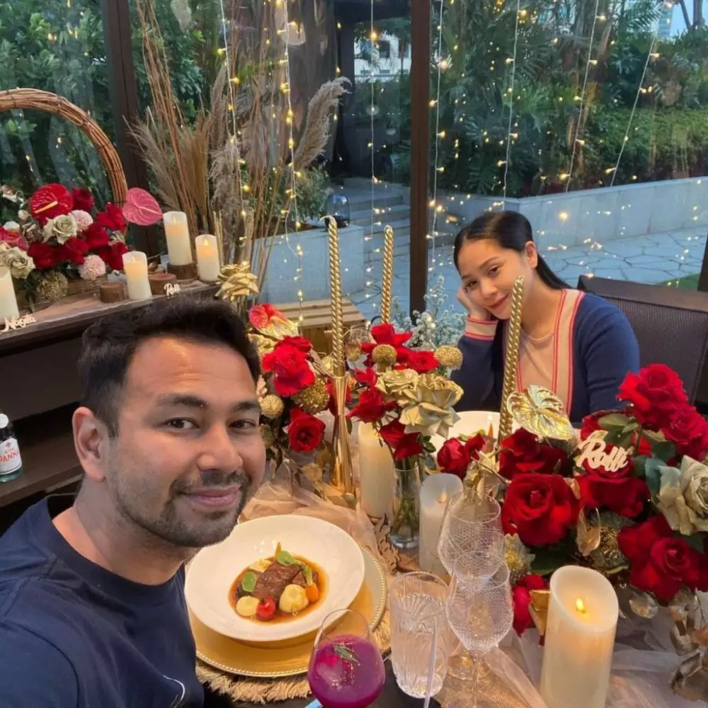 Dinner romantis Raffi dan Nagita © 2021 brilio.net
