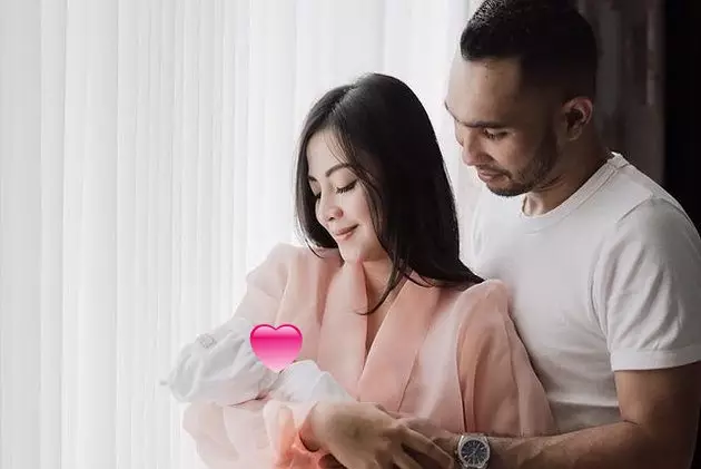 Potret terbaru Enji mantan Ayu Ting Ting Instagram Potret terbaru Enji mantan Ayu Ting Ting Instagram