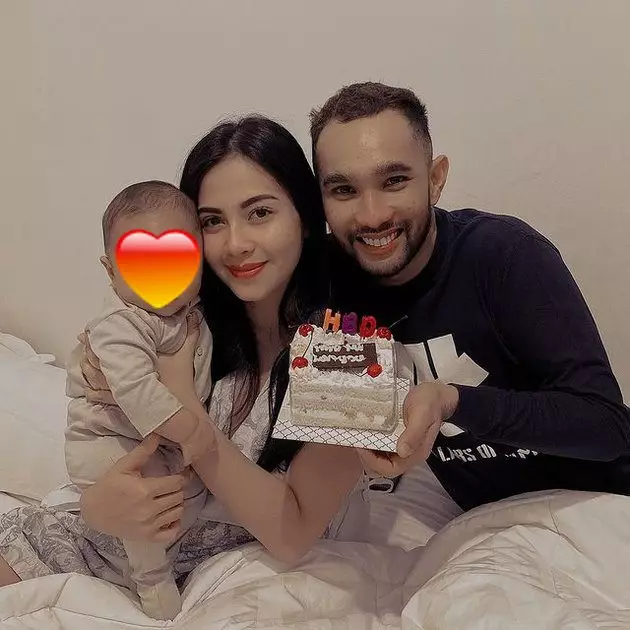 Potret terbaru Enji mantan Ayu Ting Ting Instagram Potret terbaru Enji mantan Ayu Ting Ting Instagram