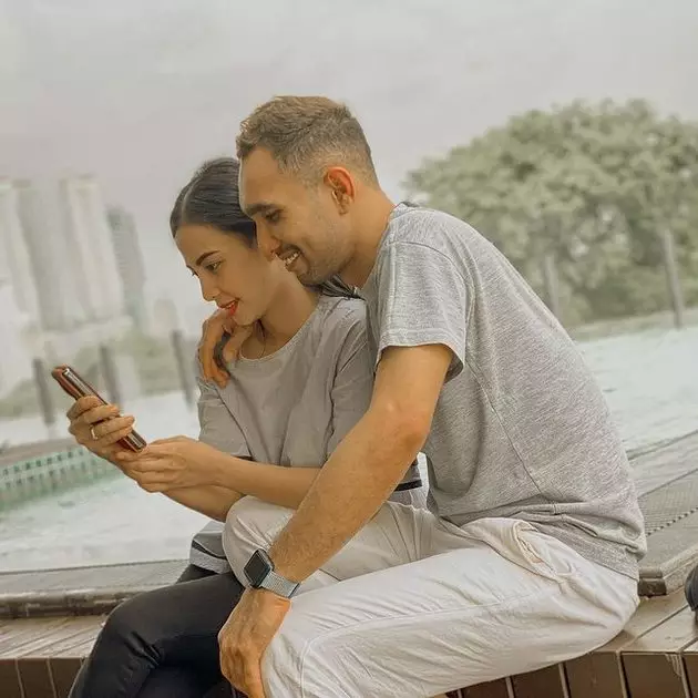Potret terbaru Enji mantan Ayu Ting Ting Instagram Potret terbaru Enji mantan Ayu Ting Ting Instagram