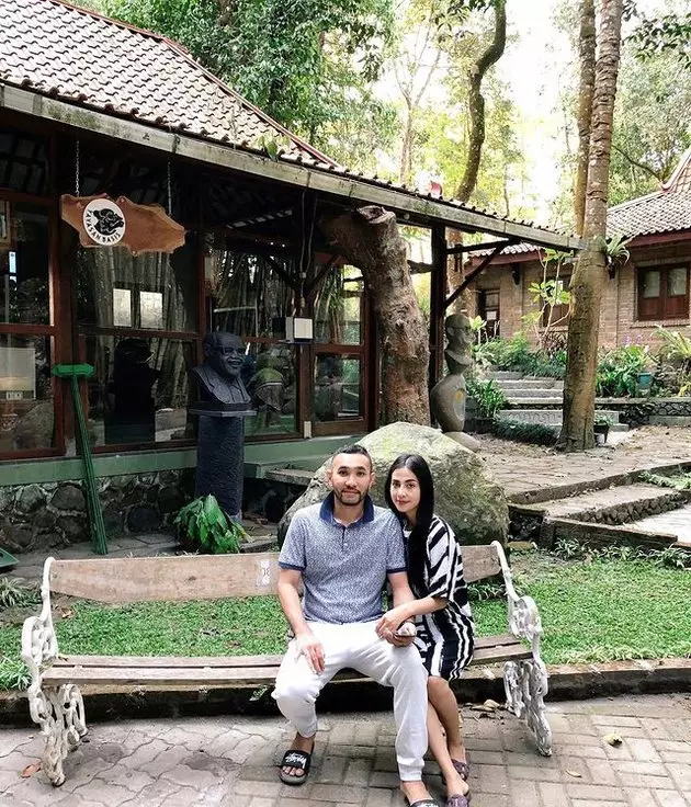 Potret terbaru Enji mantan Ayu Ting Ting Instagram Potret terbaru Enji mantan Ayu Ting Ting Instagram