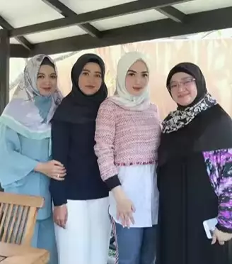 Curhatan Imel Putri usai jalani kemoterapi © Instagram/@imelpc Curhatan Imel Putri usai jalani kemoterapi © Instagram/@imelpc