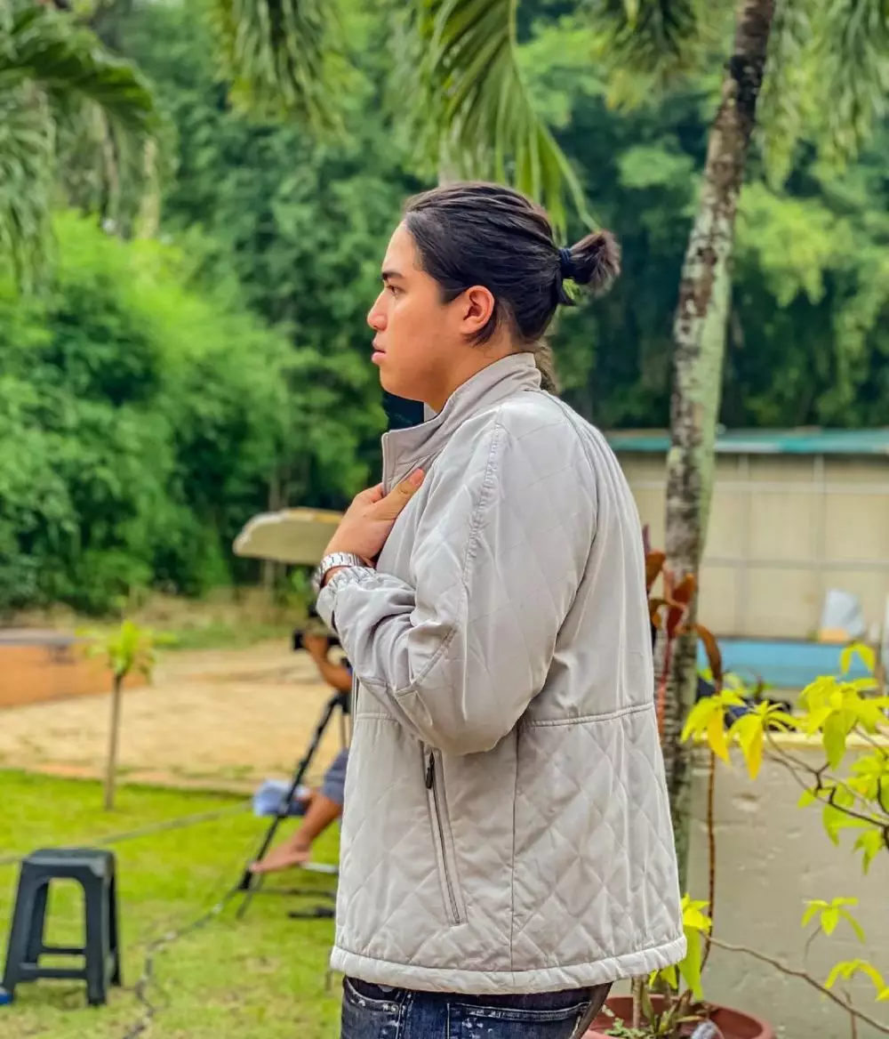 Aktor cowok rambut dicepol © 2021 brilio.net