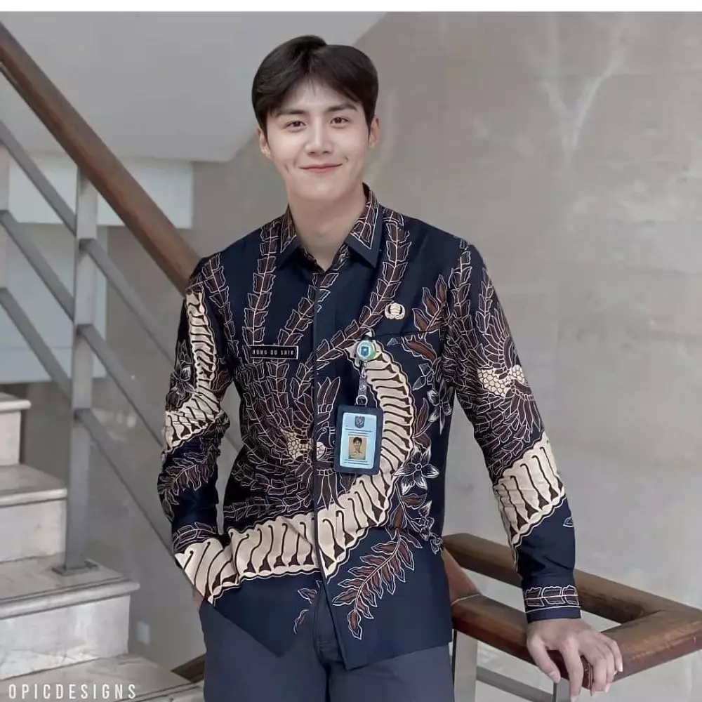 editan foto Kim Seon-ho pakai baju profesi berbagai sumber