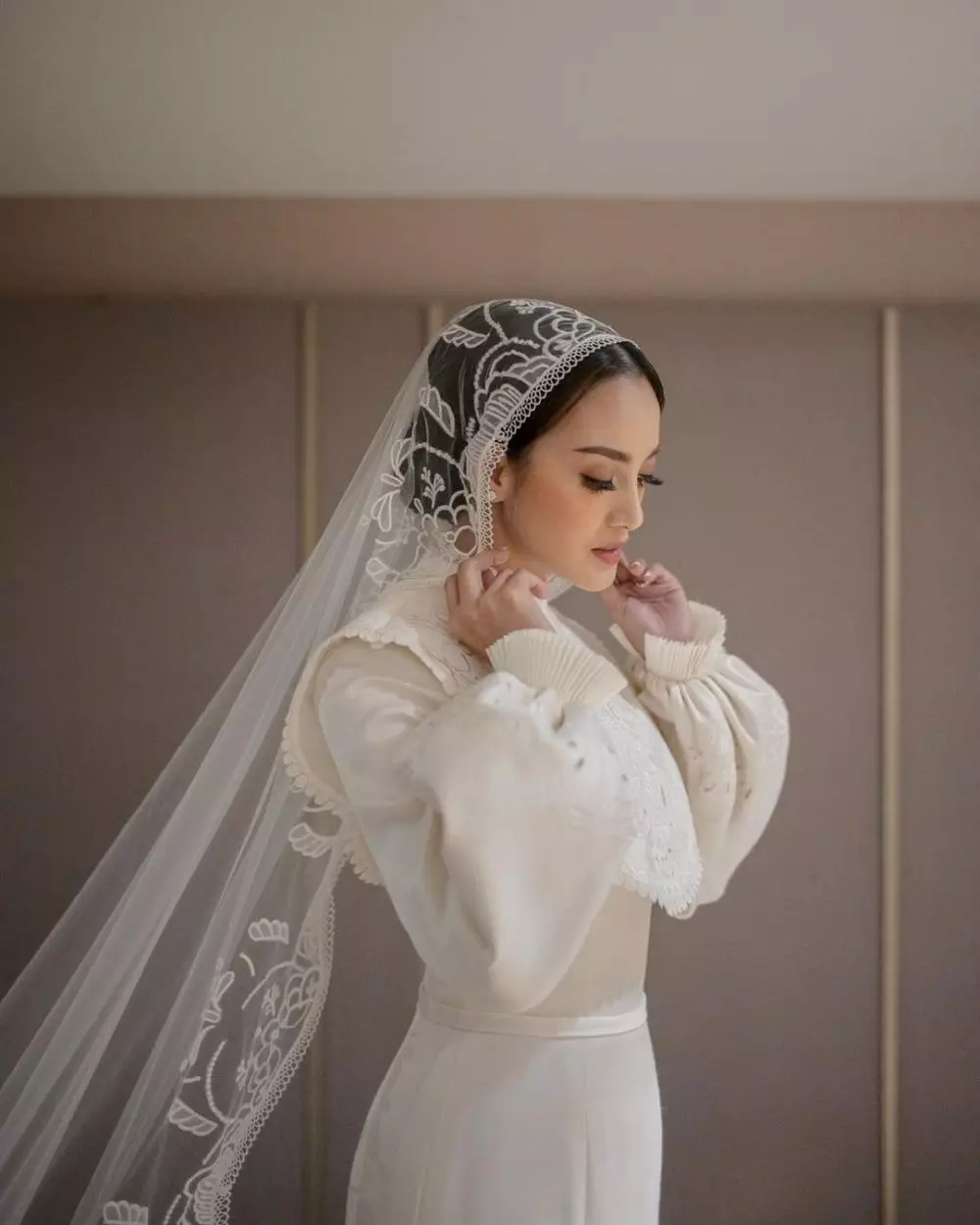 seleb pakai gaun rancangan Hian Tjen Instagram © 2021 brilio.net