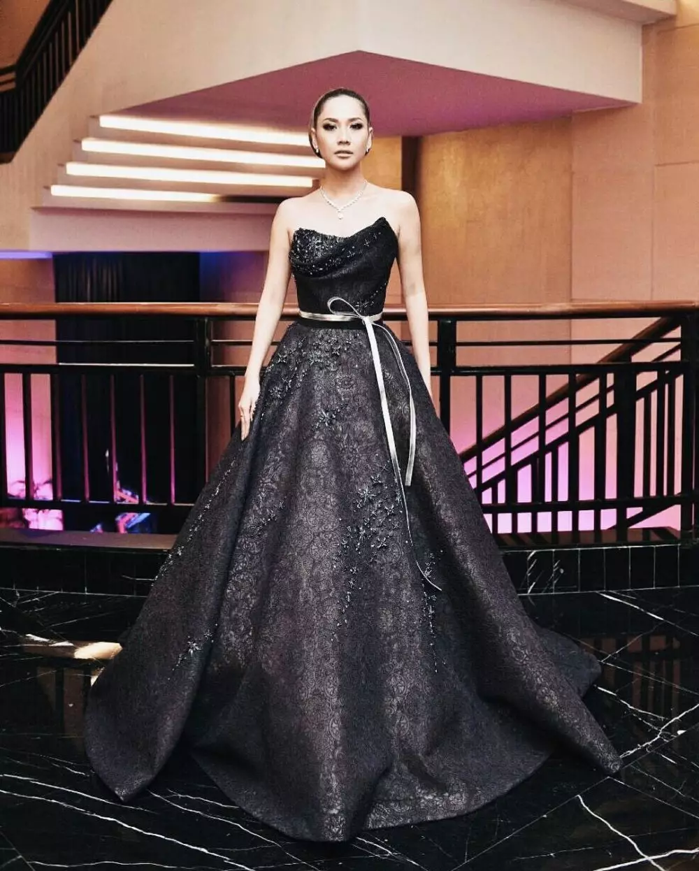 seleb pakai gaun rancangan Hian Tjen Instagram © 2021 brilio.net