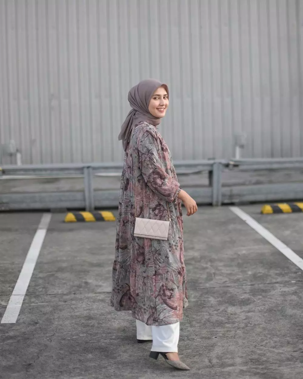 Potret Rara Nawangsih Instagram © 2021 brilio.net Potret Rara Nawangsih Instagram © 2021 brilio.net