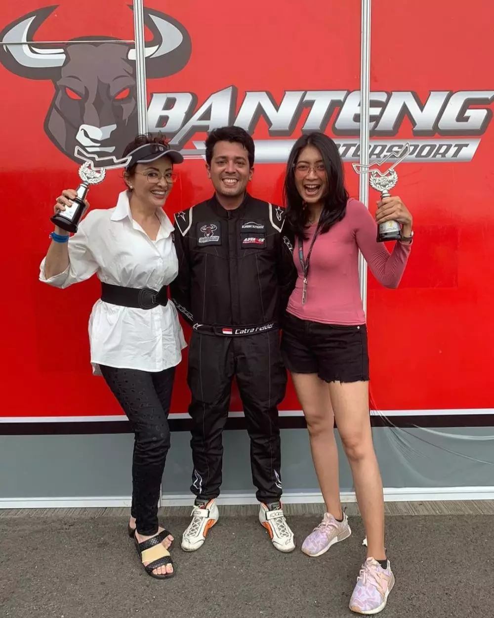 gaya Catra Felder anak Minati di arena balap  Instagram © 2021 brilio.net