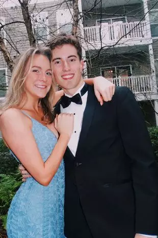 Buat kontrak pacaran sebanyak 17 halaman Berbagai sumber