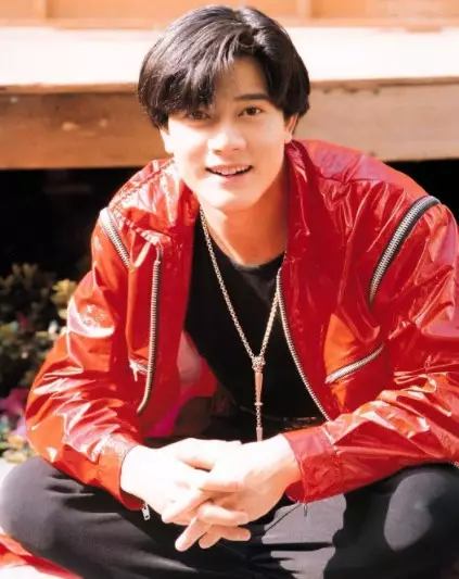 Pesona Aaron Kwok saat muda dari berbagai sumber Pesona Aaron Kwok saat muda dari berbagai sumber