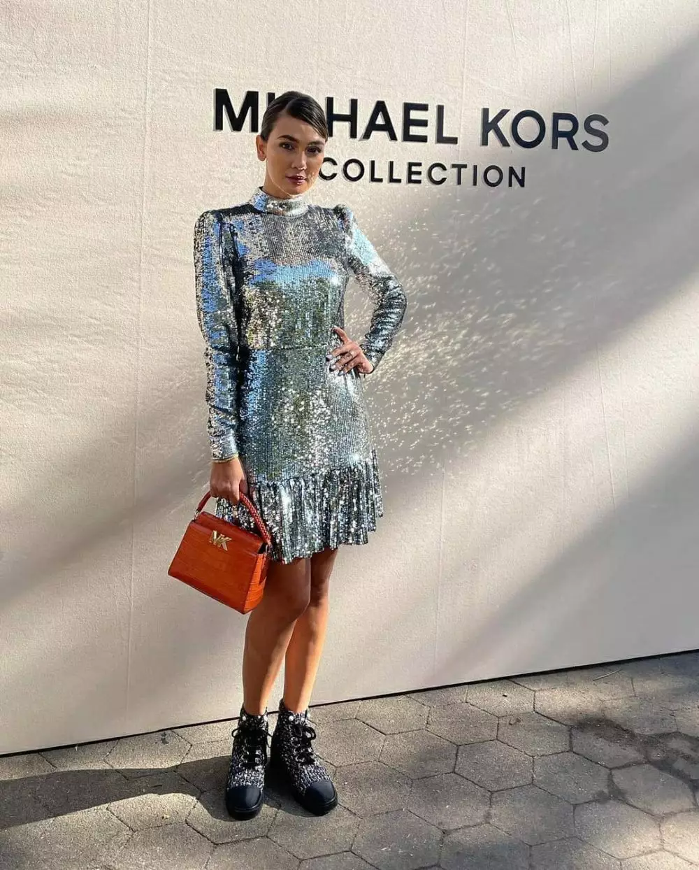 Luna Maya di NYFW © 2021 berbagai sumber