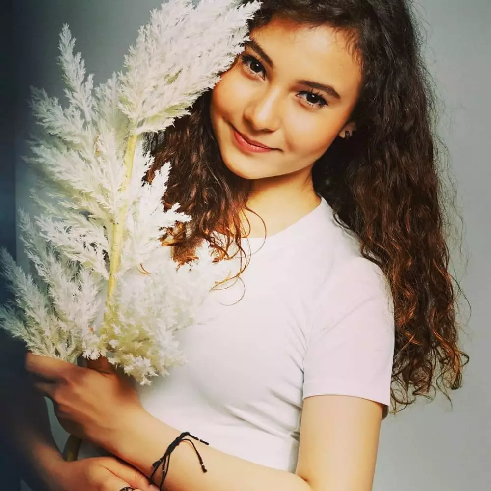 larasati nugroho pemain baru ikatan cinta © instagram