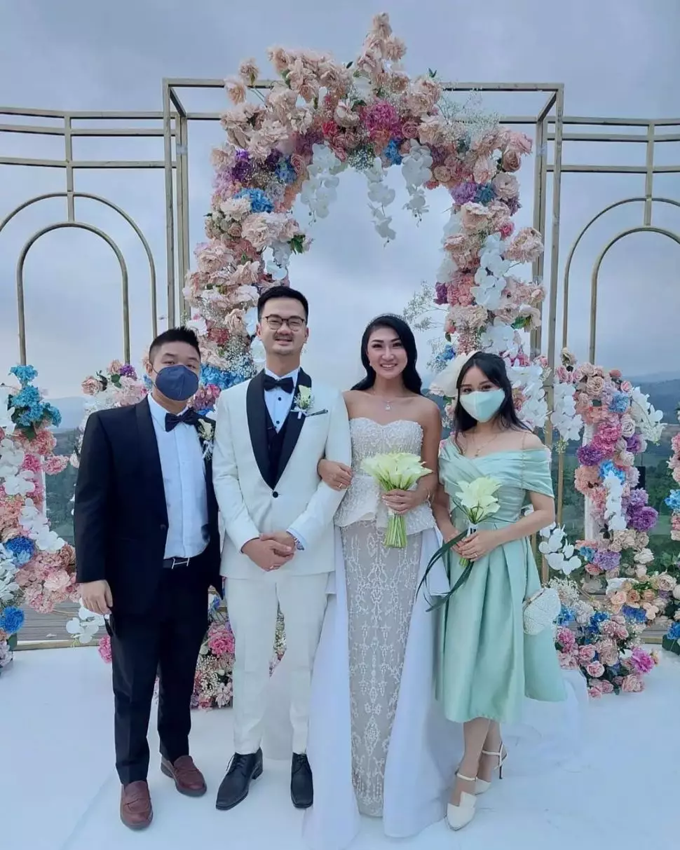 momen nikah Theresa Wienathan dari berbagai sumber