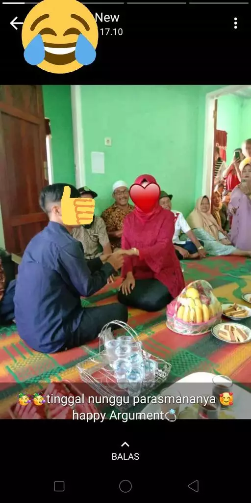 kesalahan di status WA pas pakai bahasa Inggris © 2021 twitter.com