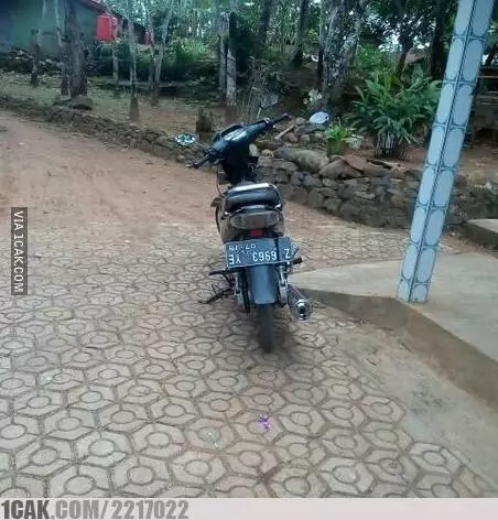 momen lucu terbalik-balik ngeselin banget deh © 2021 1cak.com