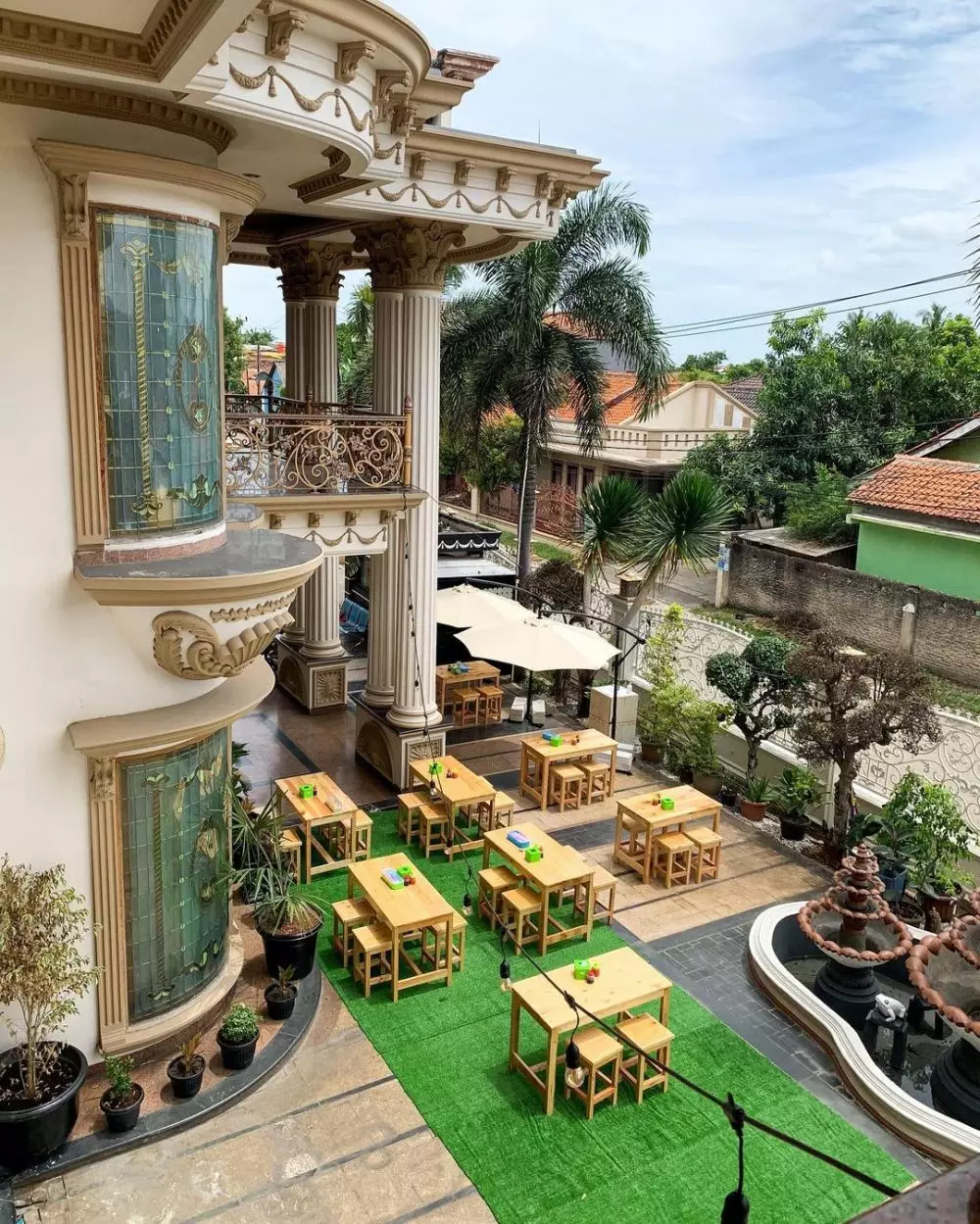  cara Muzdalifah desain teras jadi restoran dari berbagai sumber