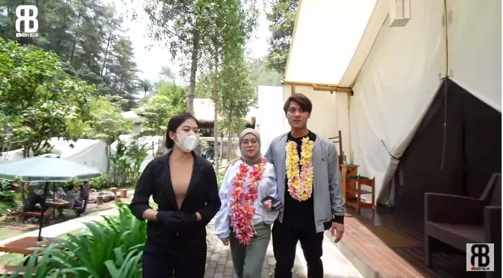 resort honeymoon lesty dan billar © YouTube resort honeymoon lesty dan billar © YouTube