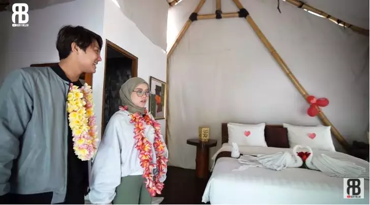 resort honeymoon lesty dan billar © YouTube resort honeymoon lesty dan billar © YouTube
