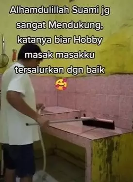 hasil make over dapur ibu ini tuai pujian © TikTok/@evindra01