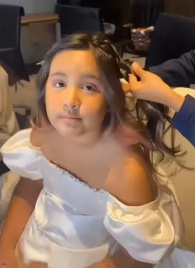 Mikhayla di pernikahan asisten Nia Ramadhani © 2021 brilio.net Mikhayla di pernikahan asisten Nia Ramadhani © 2021 brilio.net