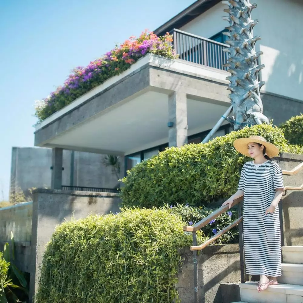 cara Nagita Slavina memilih busananya Instagram/@raffinagita1717