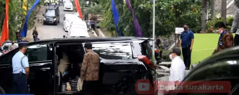Momen Gibran dampingi dinas Jokowi di Solo © berbagai sumber