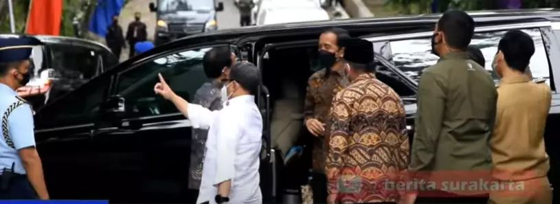 Momen Gibran dampingi dinas Jokowi di Solo © berbagai sumber