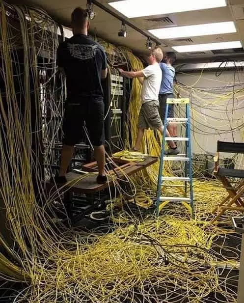 momen orang benerin barang bikin pusing © 2021 instagram.com