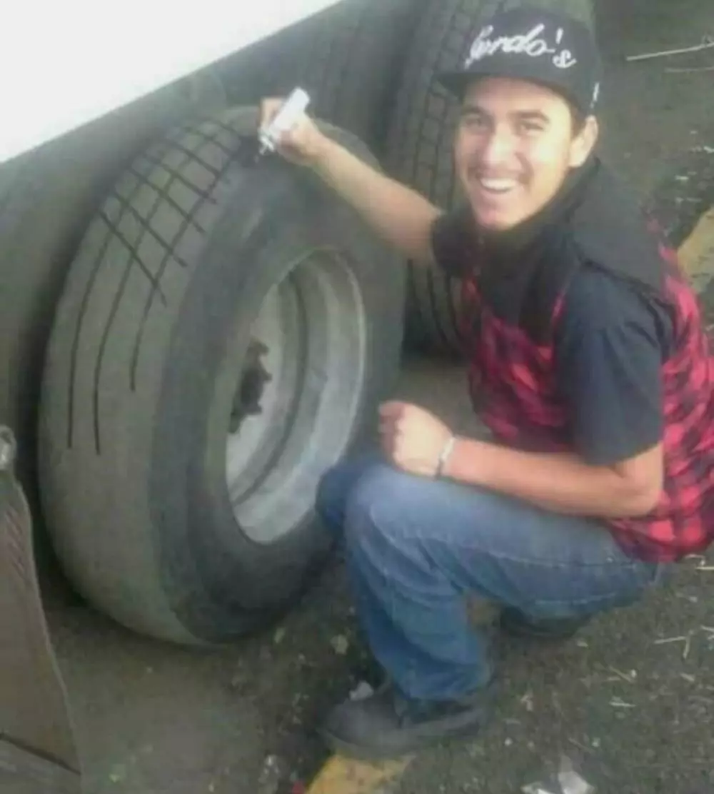 momen orang benerin barang bikin pusing © 2021 instagram.com