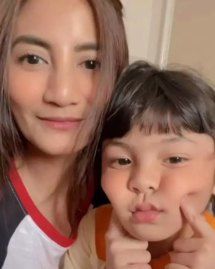 reyna bareng neneknya © 2021 Instagram reyna bareng neneknya © 2021 Instagram