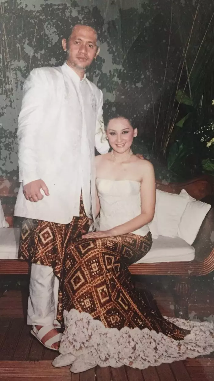 mona ratuliu kenang momen pernikahan © instagram mona ratuliu kenang momen pernikahan © instagram