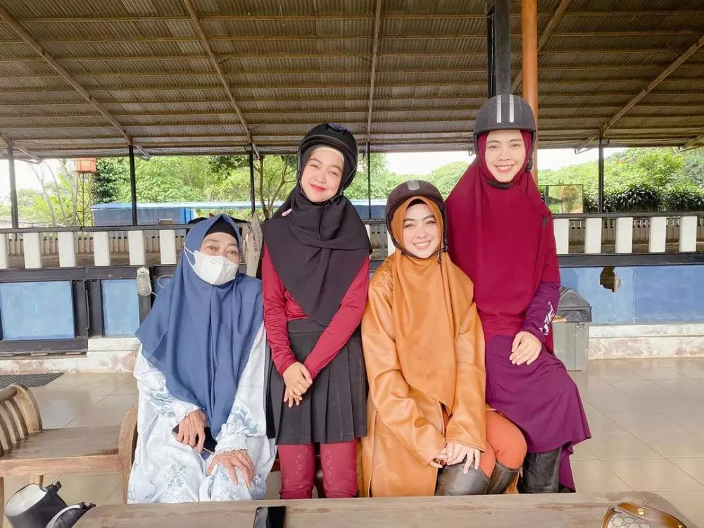 Tanggal lamaran Ria Ricis © Instagram Tanggal lamaran Ria Ricis © Instagram