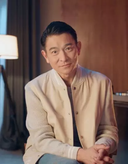 Kabar raja film Mandarin 90-an dari berbagai sumber Kabar raja film Mandarin 90-an dari berbagai sumber